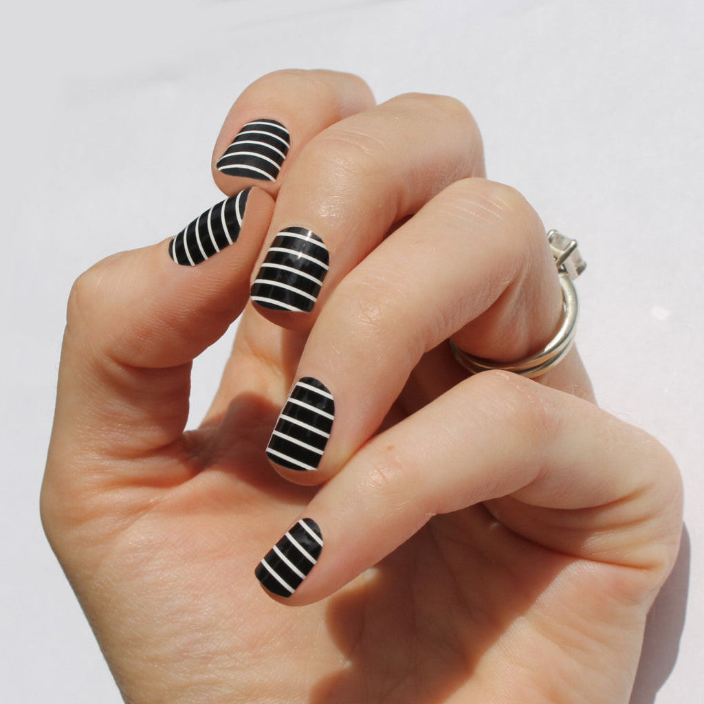 Black & White Stripe Nail Wraps