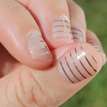 Gold Stripes Nail Wraps