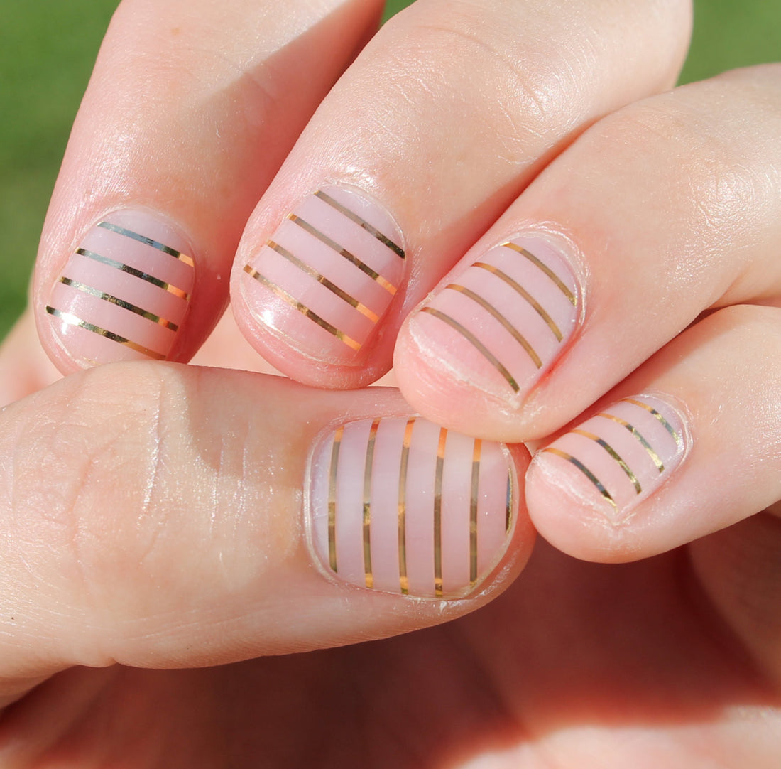 Gold Stripes Nail Wraps