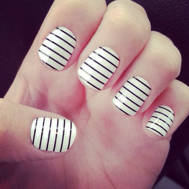 White & Black Stripes Nail Wraps